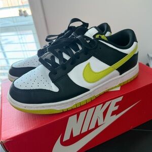 Nike Dunk Low Retro Men’s Black and Lime Sneakers